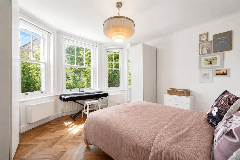Apartment in London - View 5
