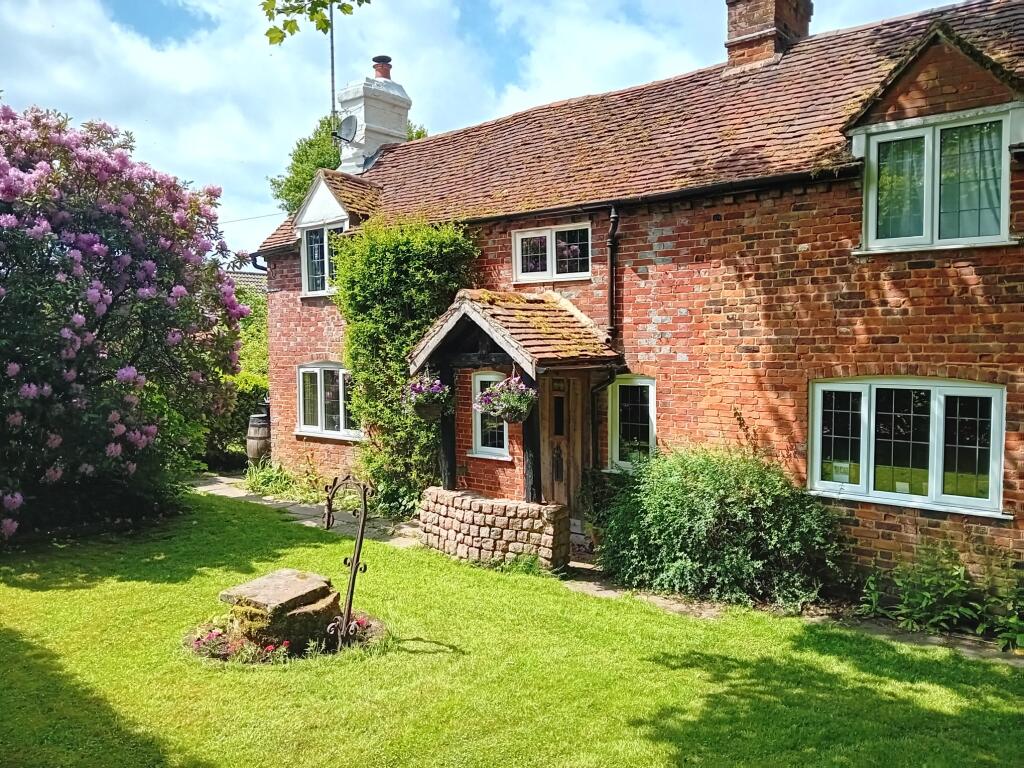 Main image of property: Chapel Gardens, Lindford, GU35