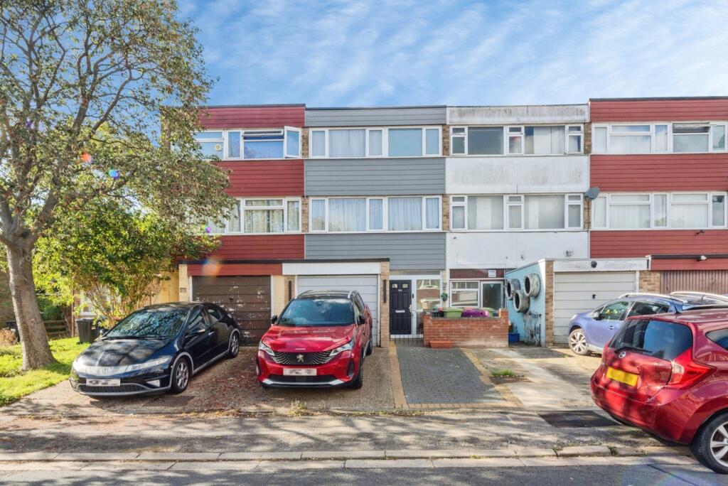 3-bed terraced on Rydal Way, Bletchley, Milton Keynes, MK2, £290,000
