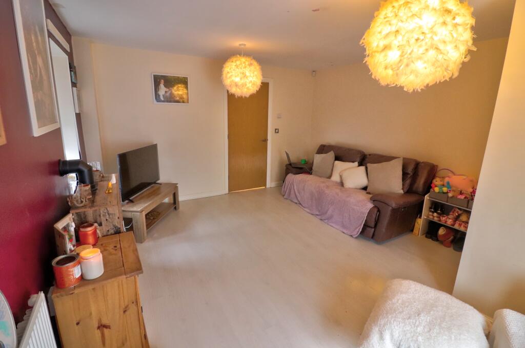 Earls Close, Manchester, M26 photo 3