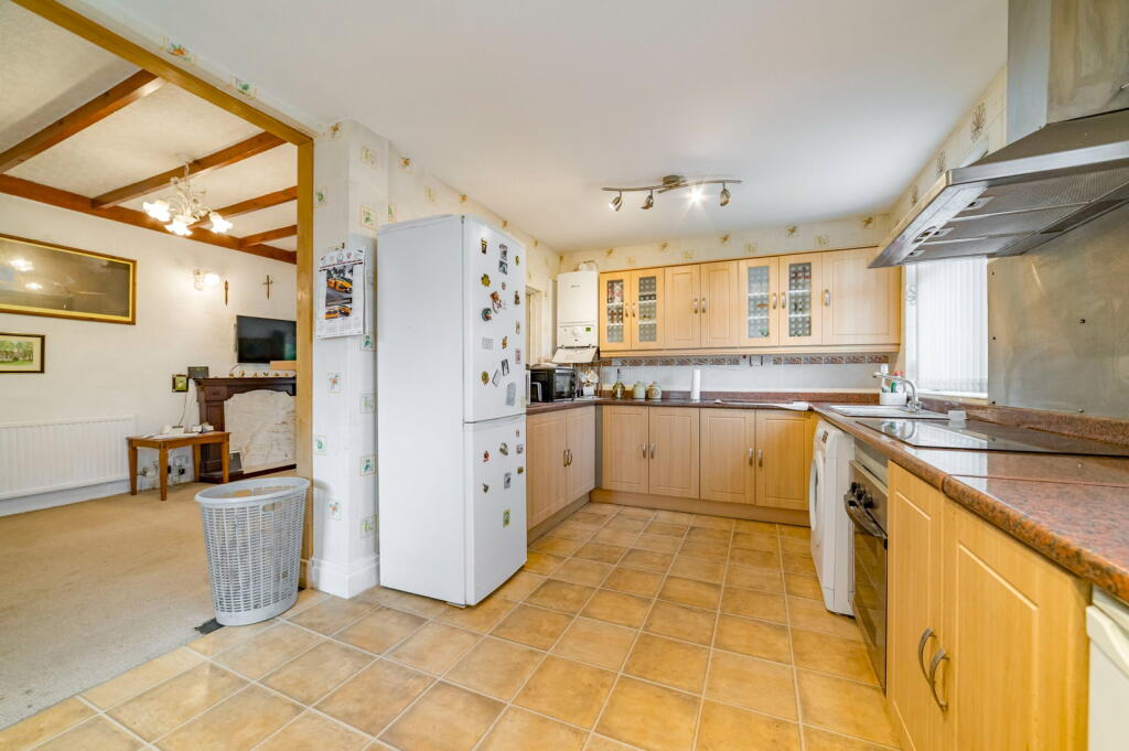 House in Tameside, Greater Manchester - View 6
