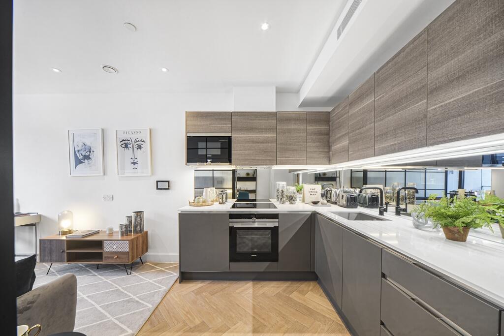 Apartment in London - More
