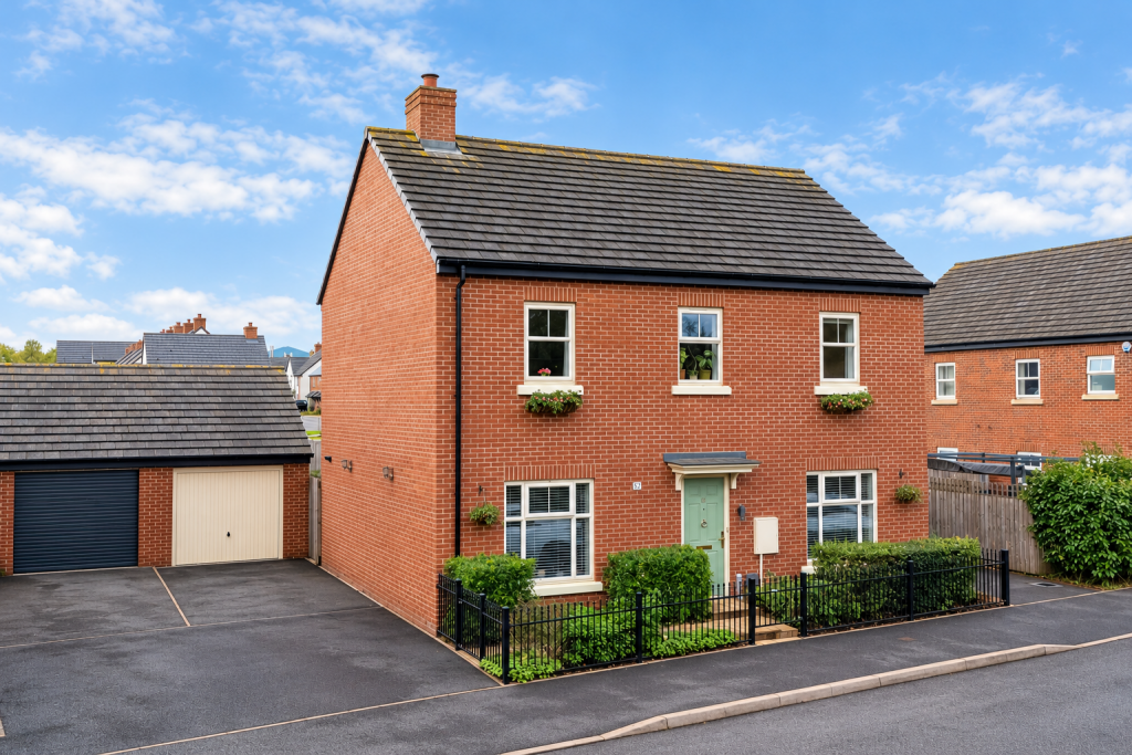 4-bed detached on Henson Close, Whetstone, Leicester, Leicestershire, £350,000