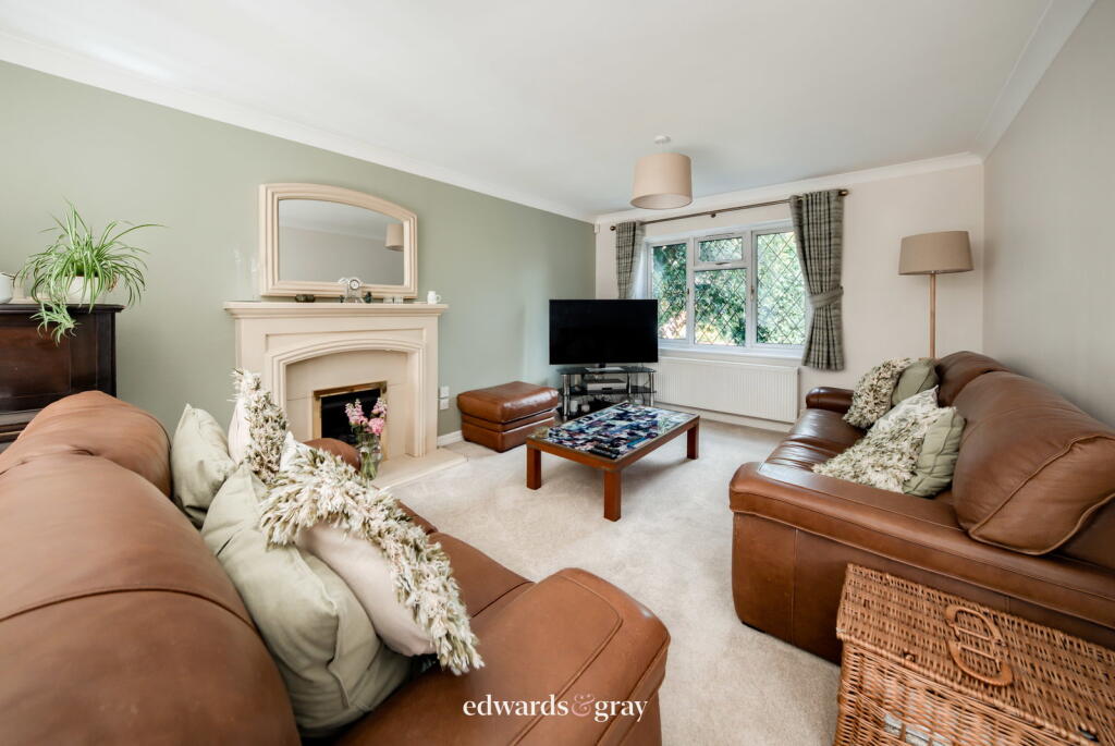 Fourlands Avenue, Sutton Coldfield, B72 1YY photo 3
