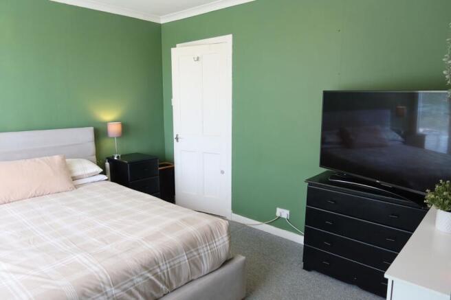 BEDROOM 4: