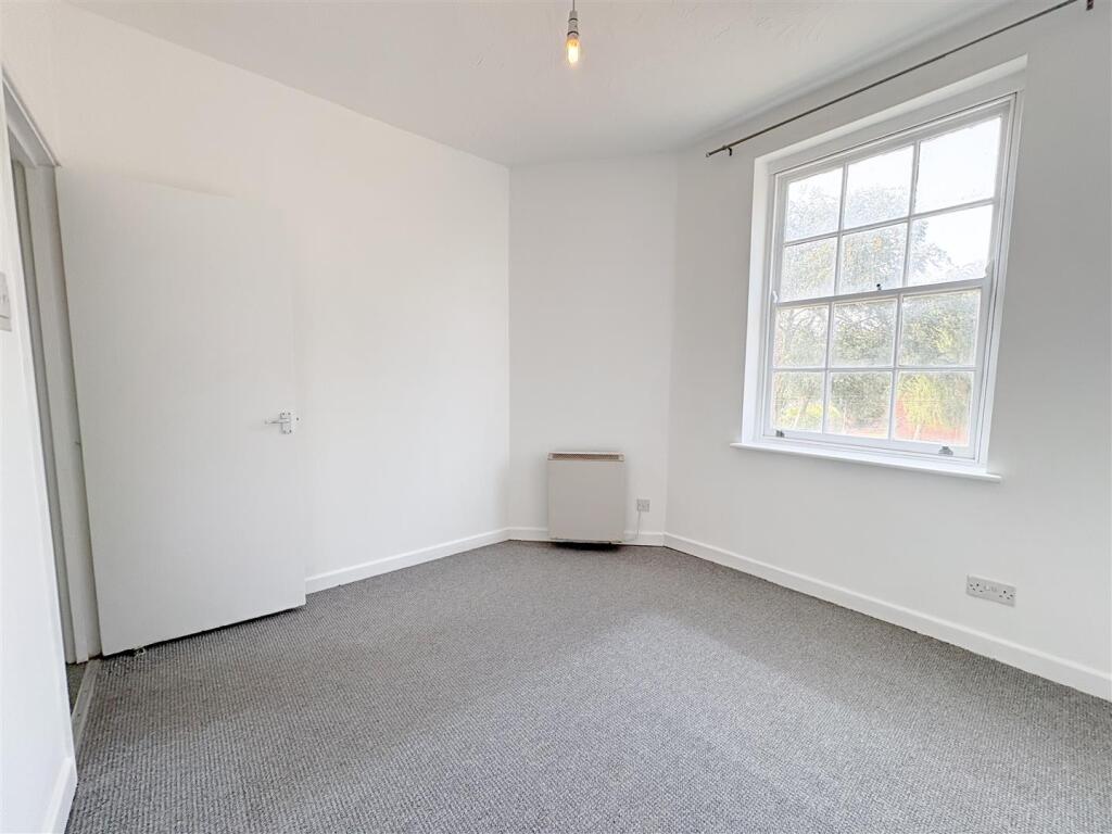Apartment in Taunton - More