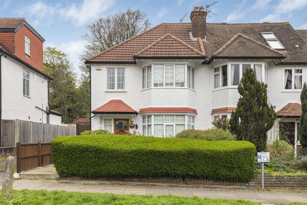 Main image of property: Mayfield Avenue, North Finchley, N12