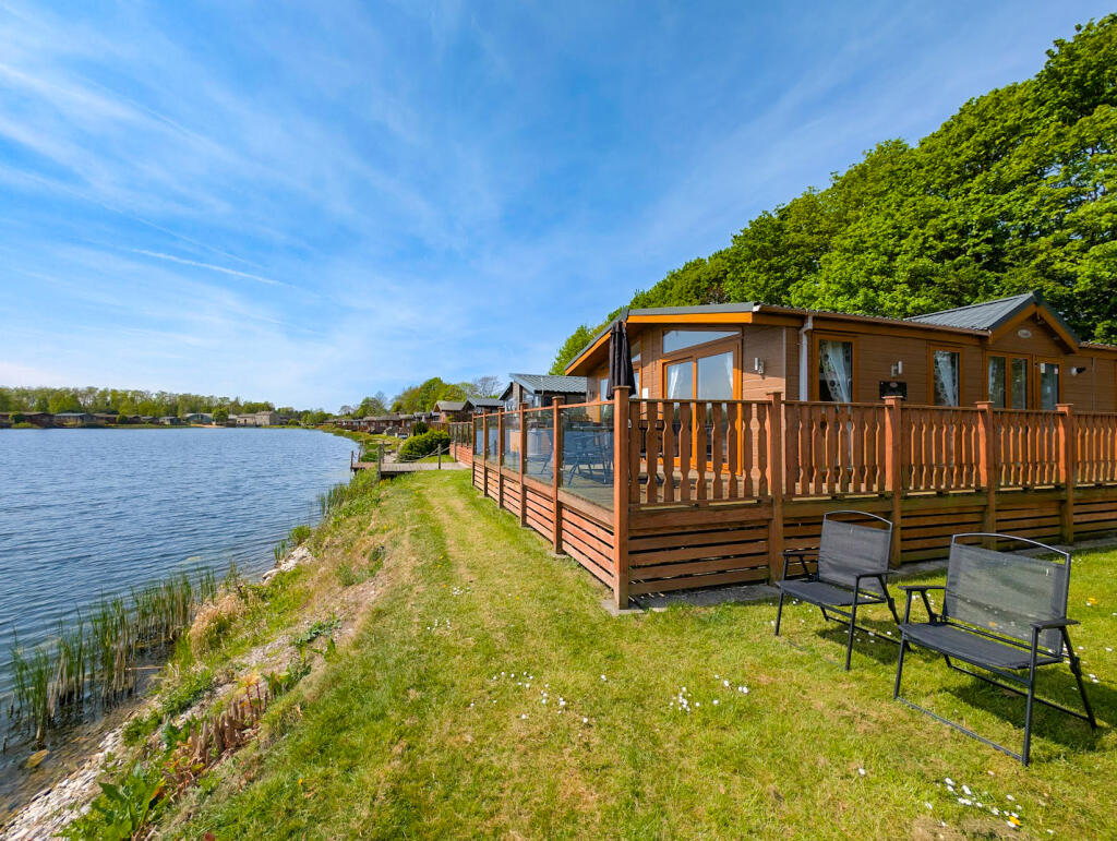 Main image of property: Private Sale - Capenwray 20 South Lakeland Leisure Village, Borwick Ln, Warton, Carnforth LA6 1BH
