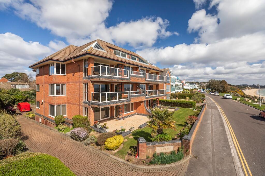 3-bed flat on The Saltings, Cliff Drive, Canford Cliffs, Poole., £895,000