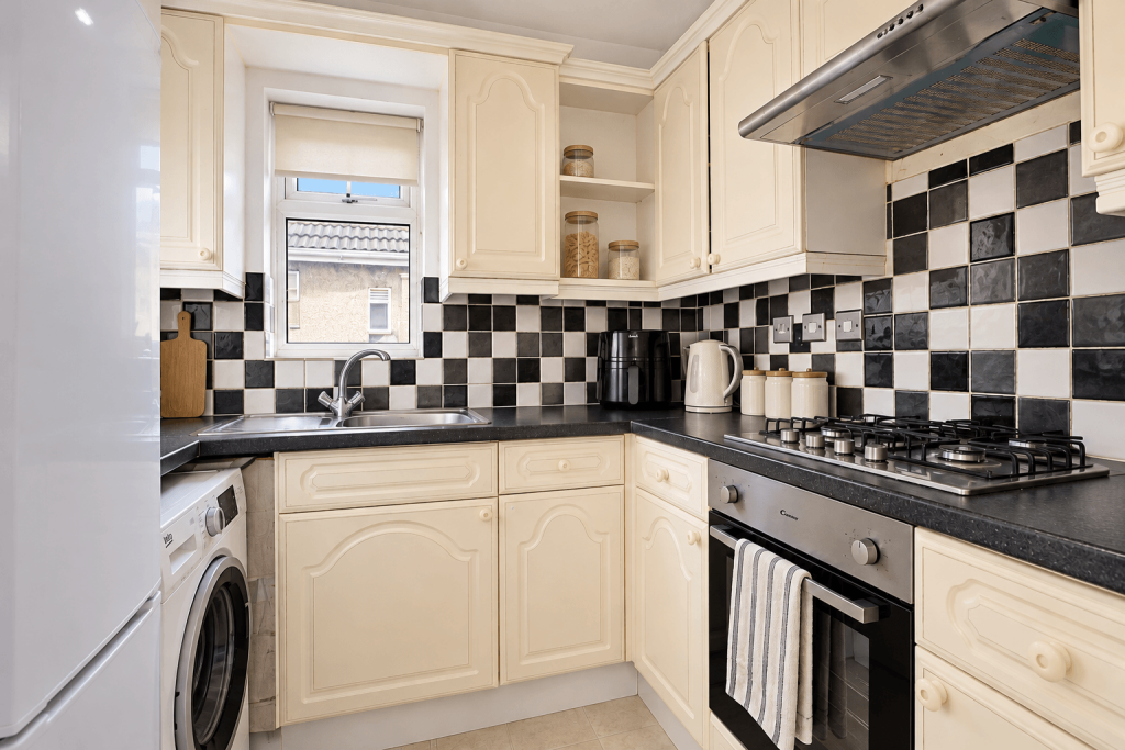 Apartment in Harrow - View 4
