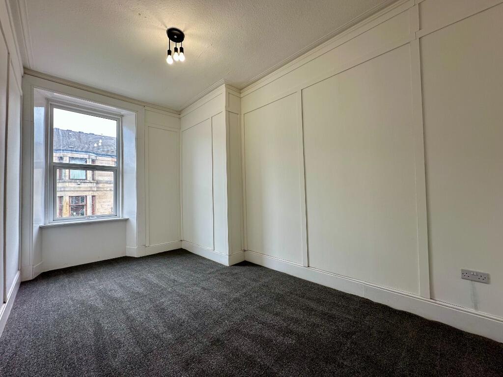 Apartment in Paisley, Renfrewshire - More
