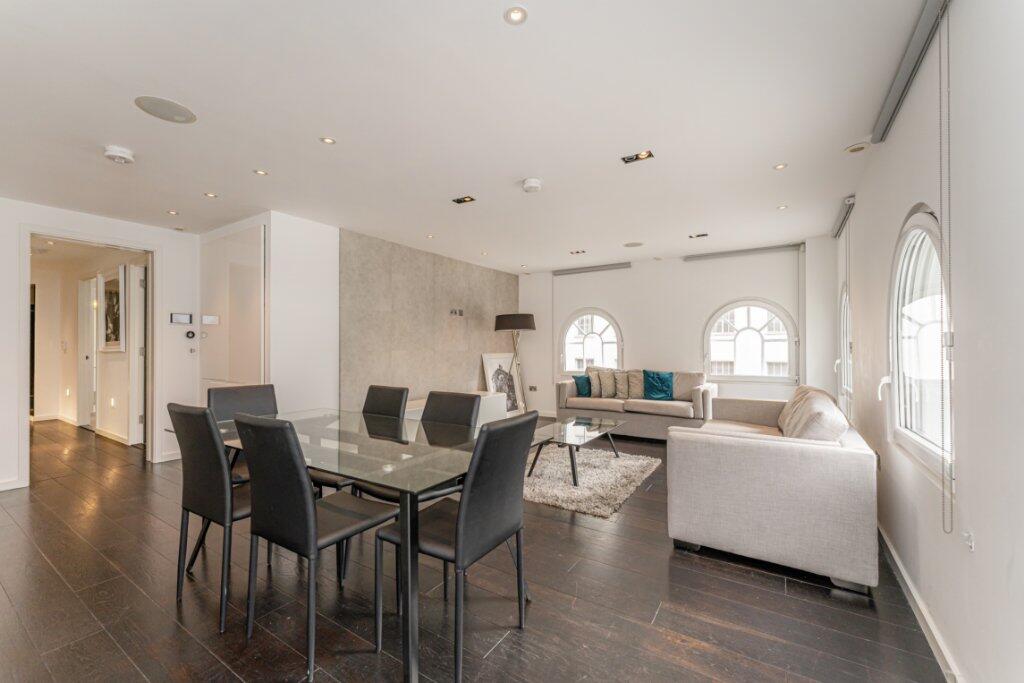 Apartment in London, Marylebone - View 2