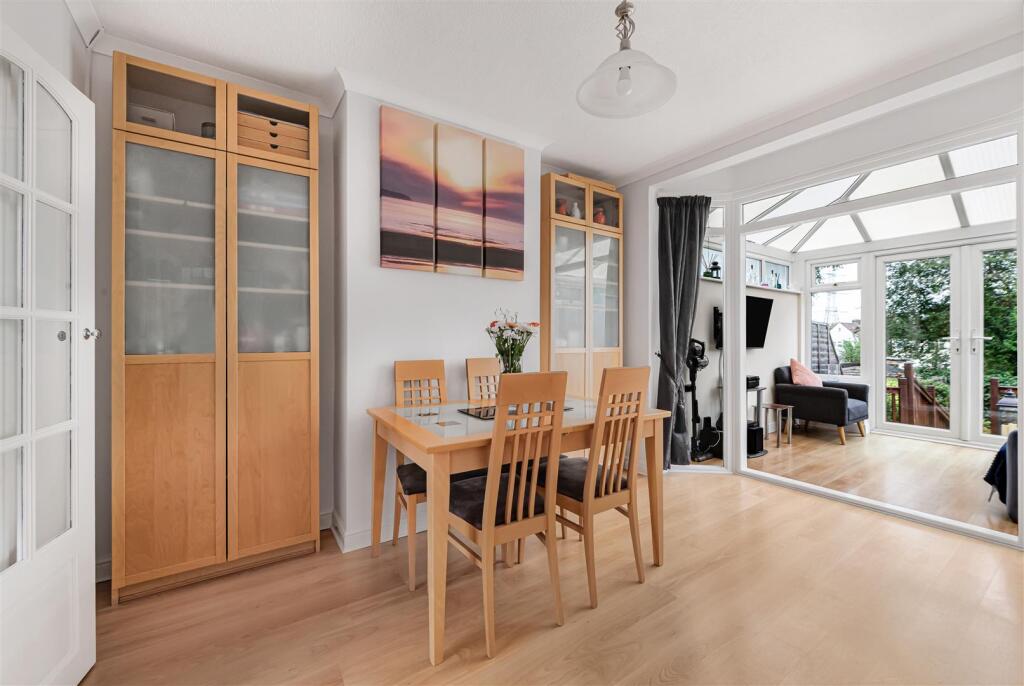 House in Sutton - View 3