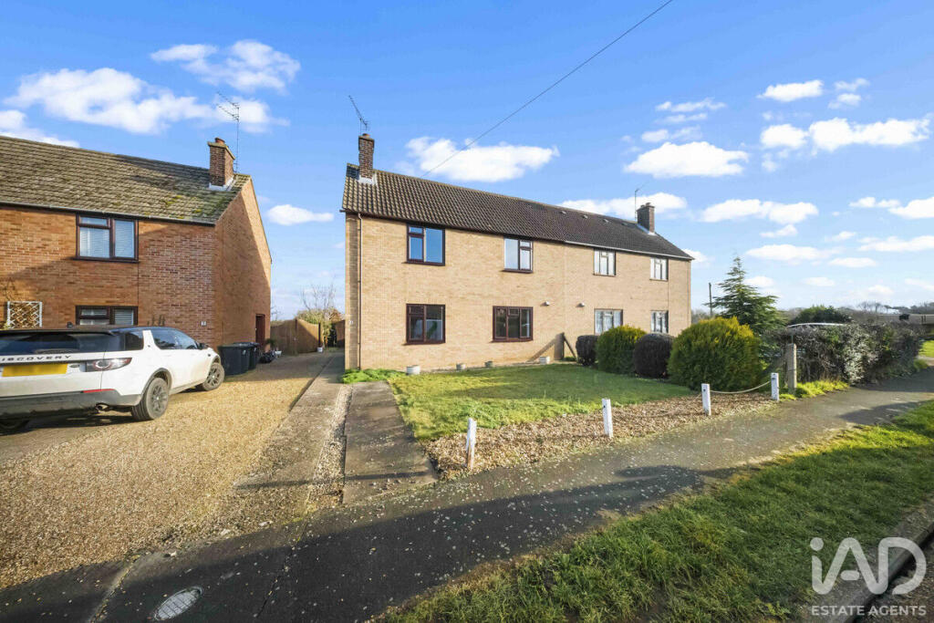 Tharp Way, Chippenham, CB7 photo 3