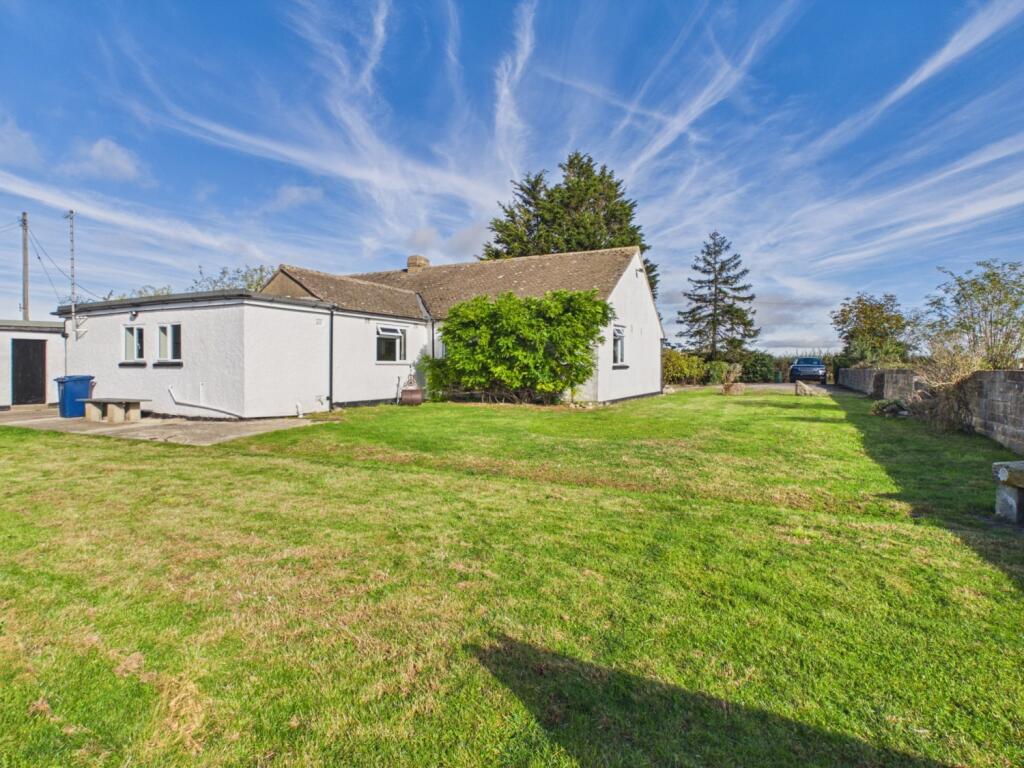 House in Cheltenham, Hatherley, Up Hatherley - View 4