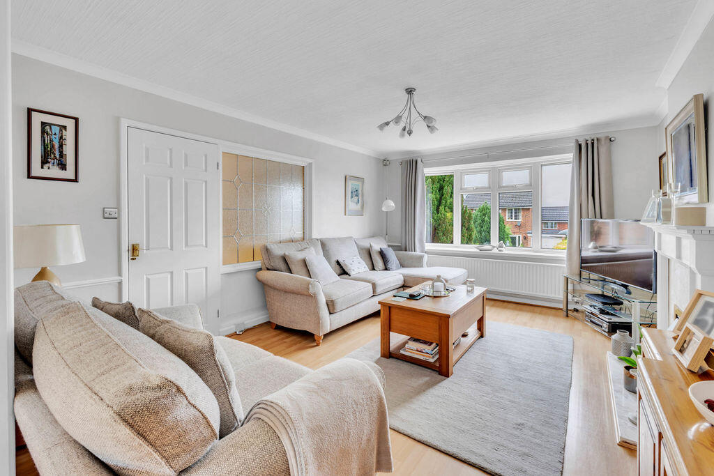 Stock Grove, Milnrow OL16 3XB photo 2