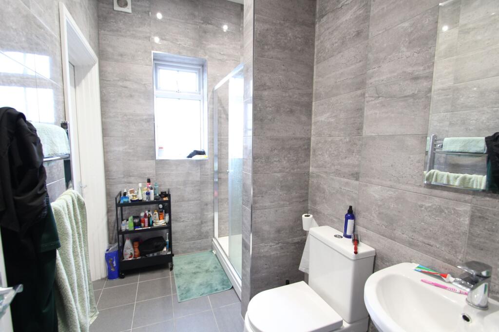 Apartment in Sheffield, Broomfield, Broomhall - View 5