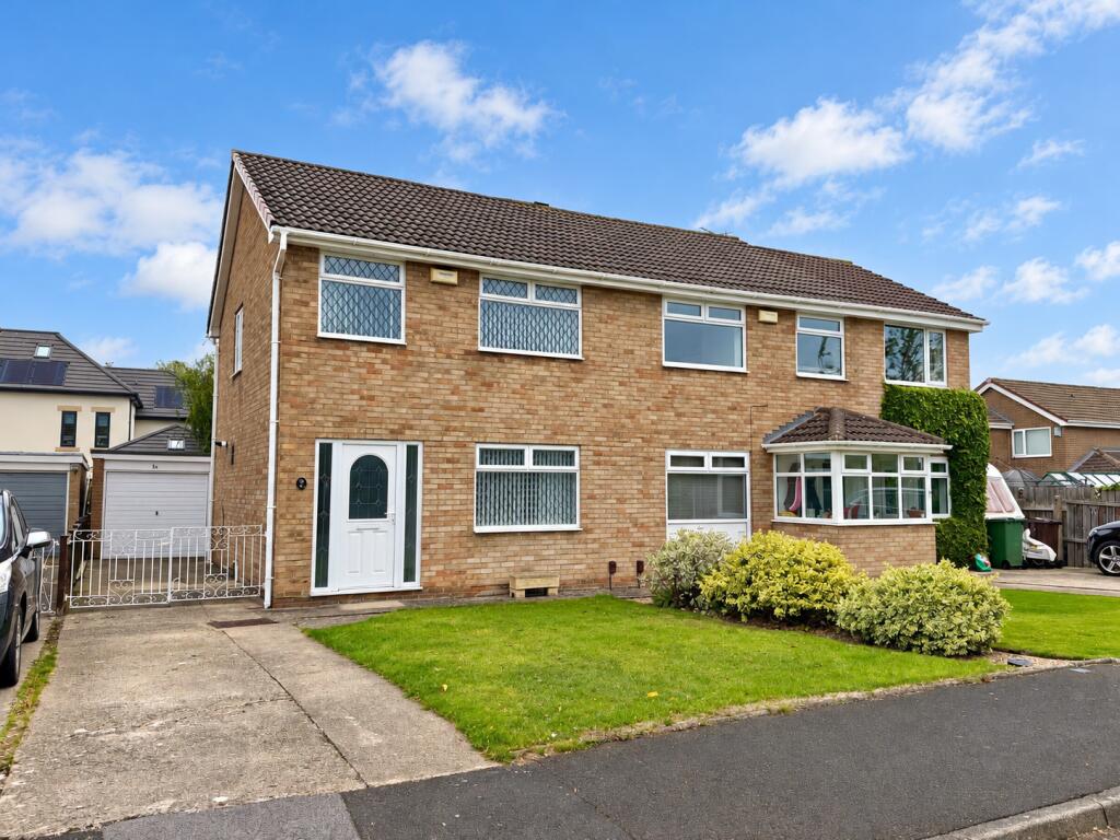 3-bed semi-detached on St. Andrews Close, Eaglescliffe, Stockton-on-Tees, Durham, £189,950