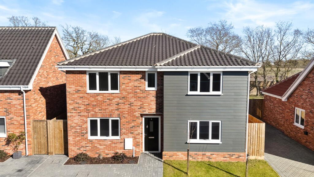 4-bed detached on Field Mews, Great Bromley , Colchester, CO7, £595,000