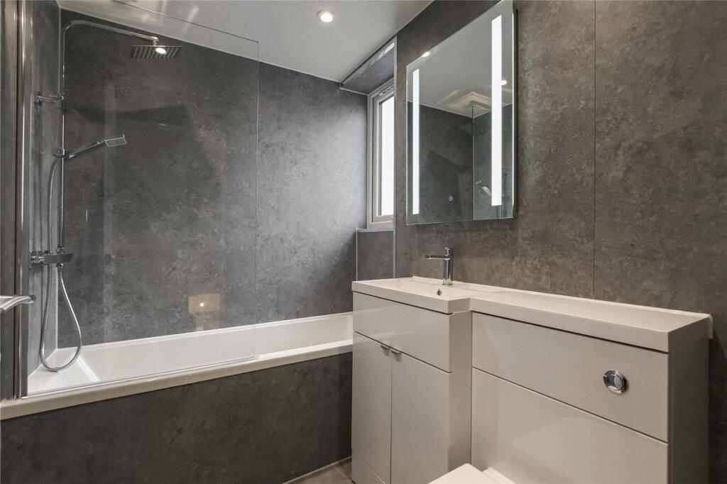 Apartment in Glasgow, South Lanarkshire - View 4