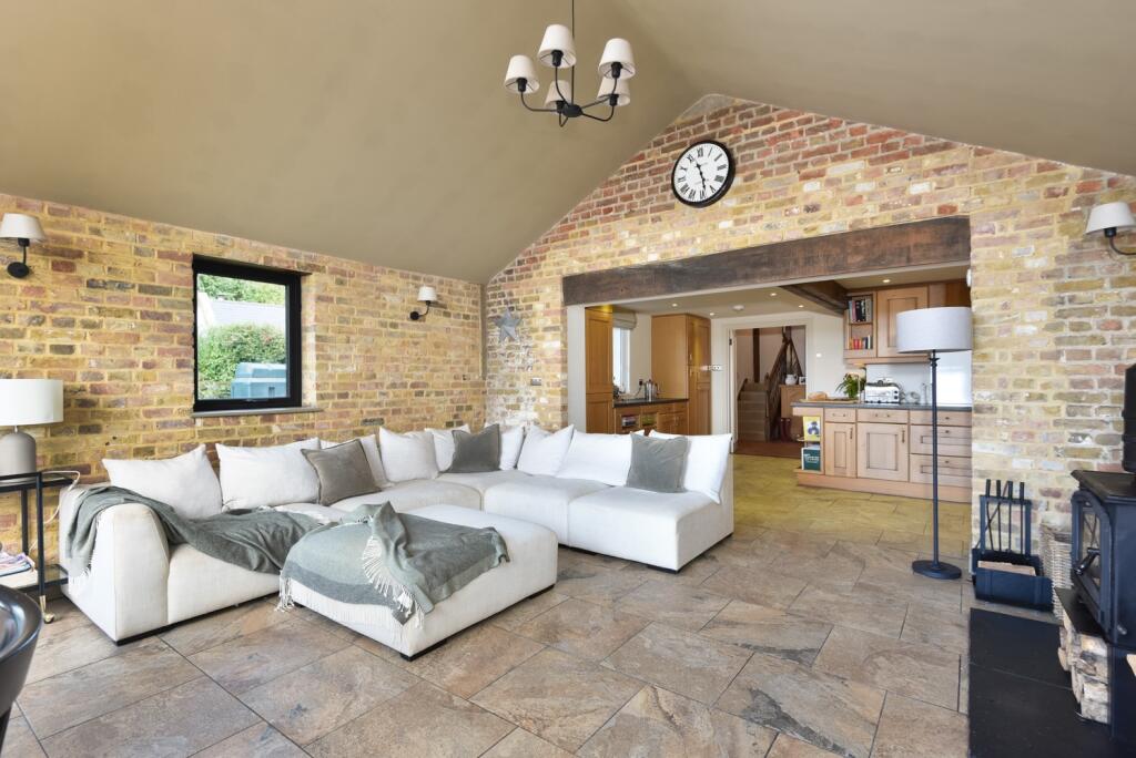 House in Canterbury - More