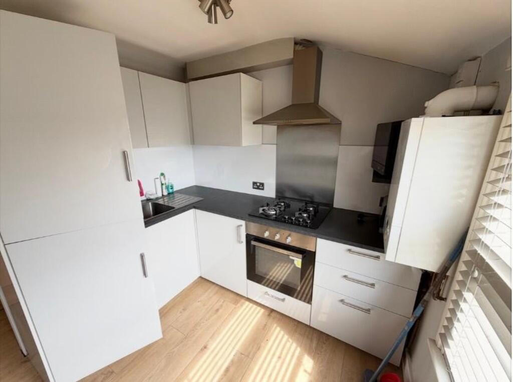Apartment in London - View 5