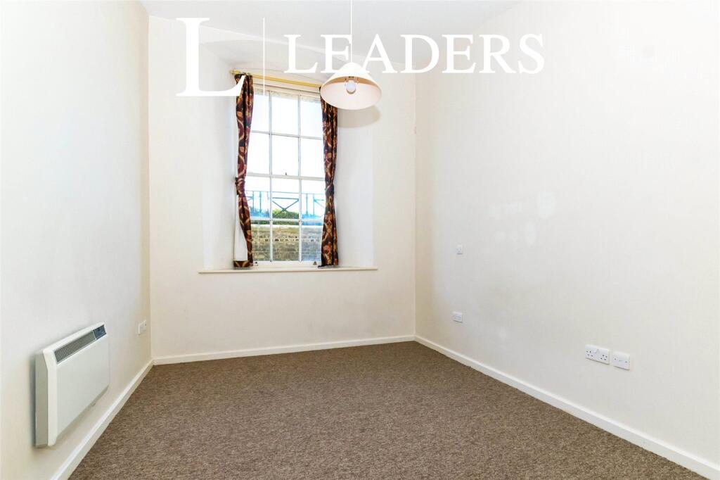 Apartment in Gosport, Hampshire - More