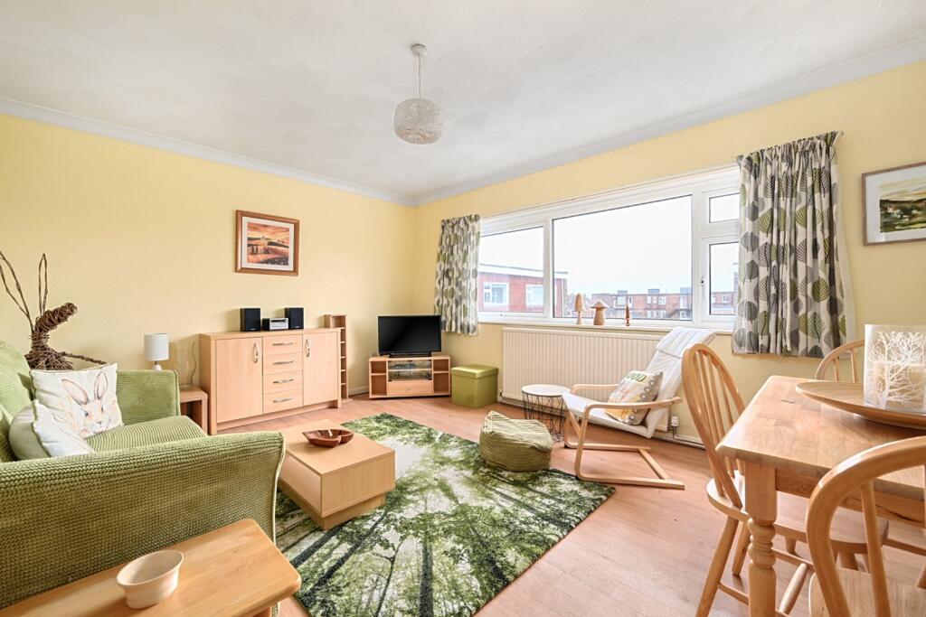 Apartment in Adur, Lancing - View 2