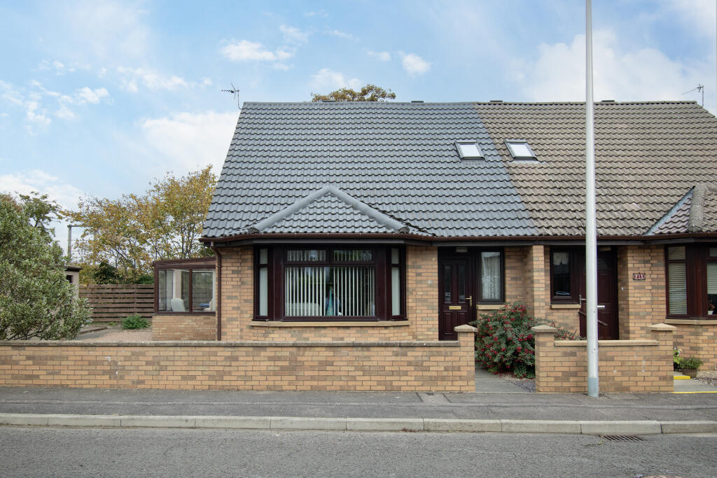 16 Dunrossie Terrace, Montrose, Angus photo 2