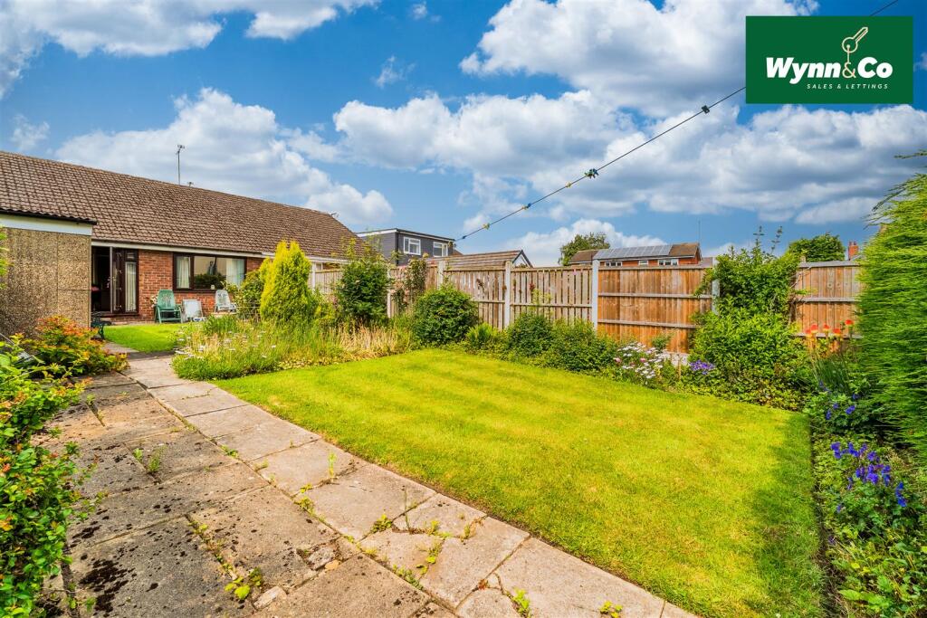 Cherry Tree Road, Walton, Wakefield photo 2