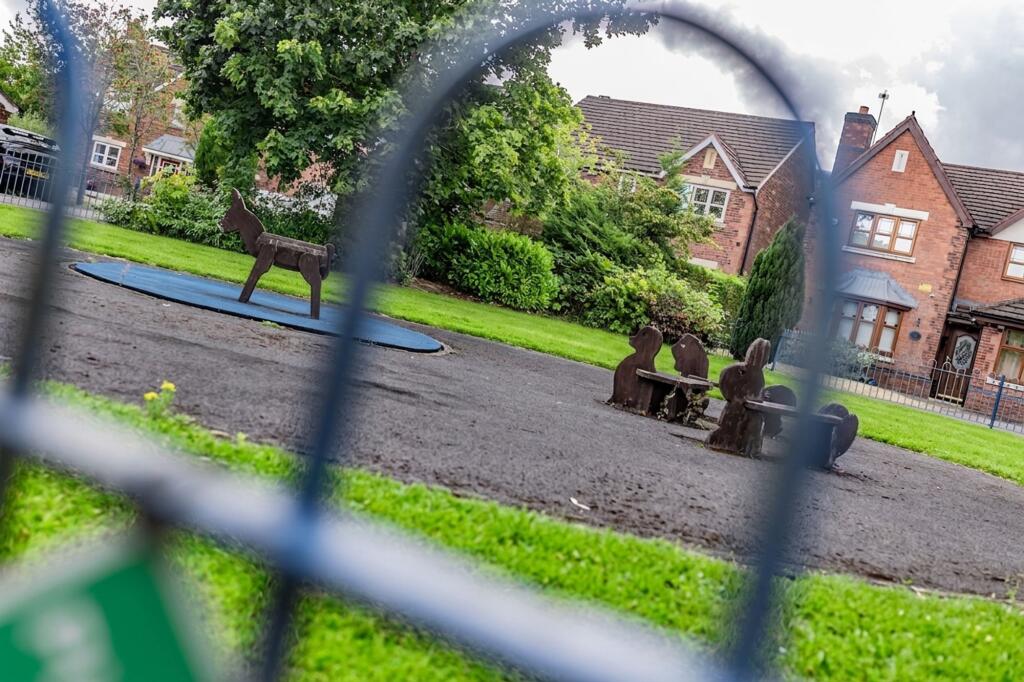 Regency Gardens, Cheadle Hulme, SK8 photo 3