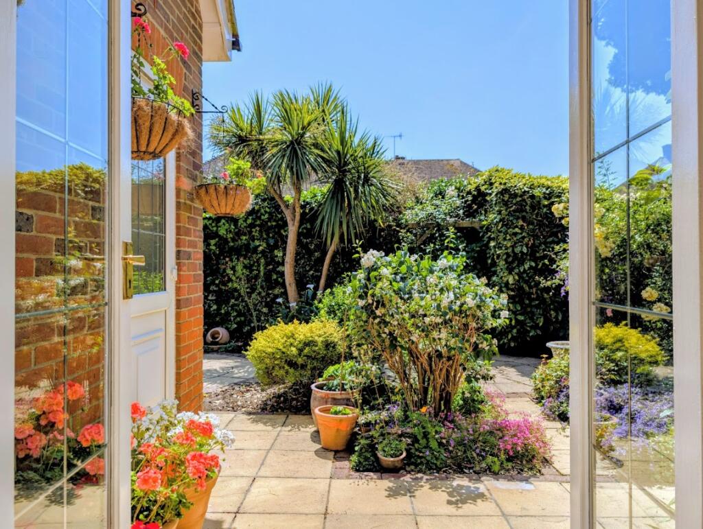 House in Worthing, West Sussex - View 3