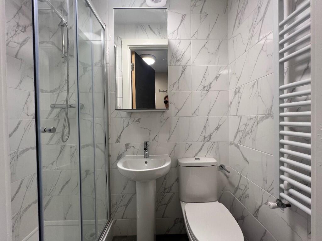 5 bedroom flat for rent