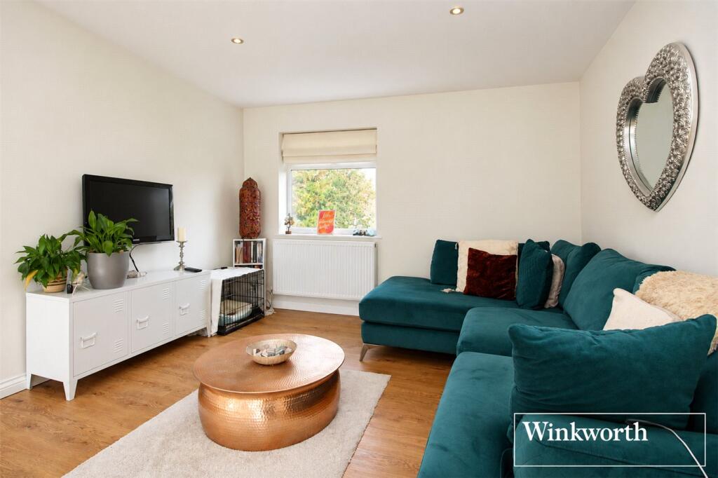 Apartment in Hertsmere, Elstree and Borehamwood - View 4