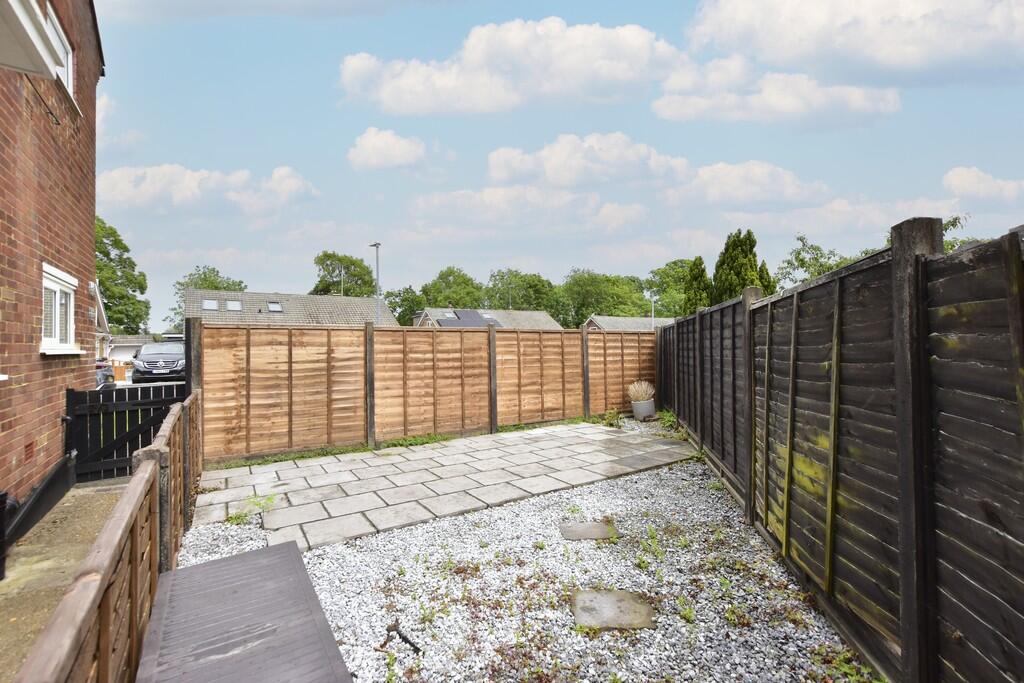 Apartment in Watford, Hertfordshire - More