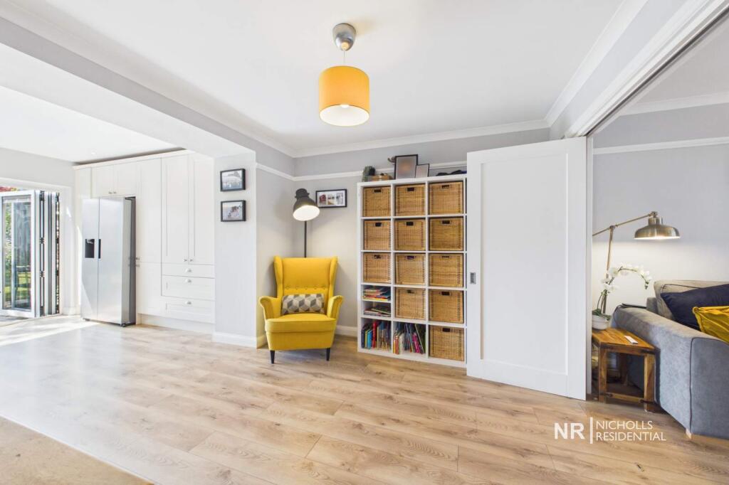 House in Sutton - View 4