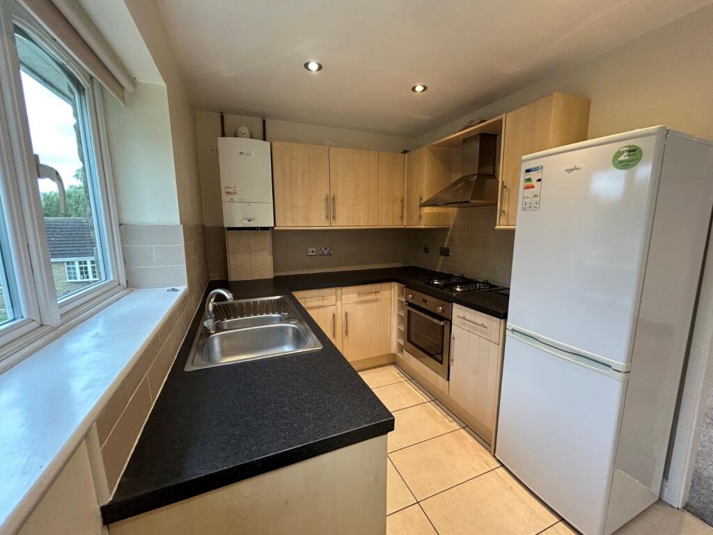 Apartment in Leeds, Collingham - View 5