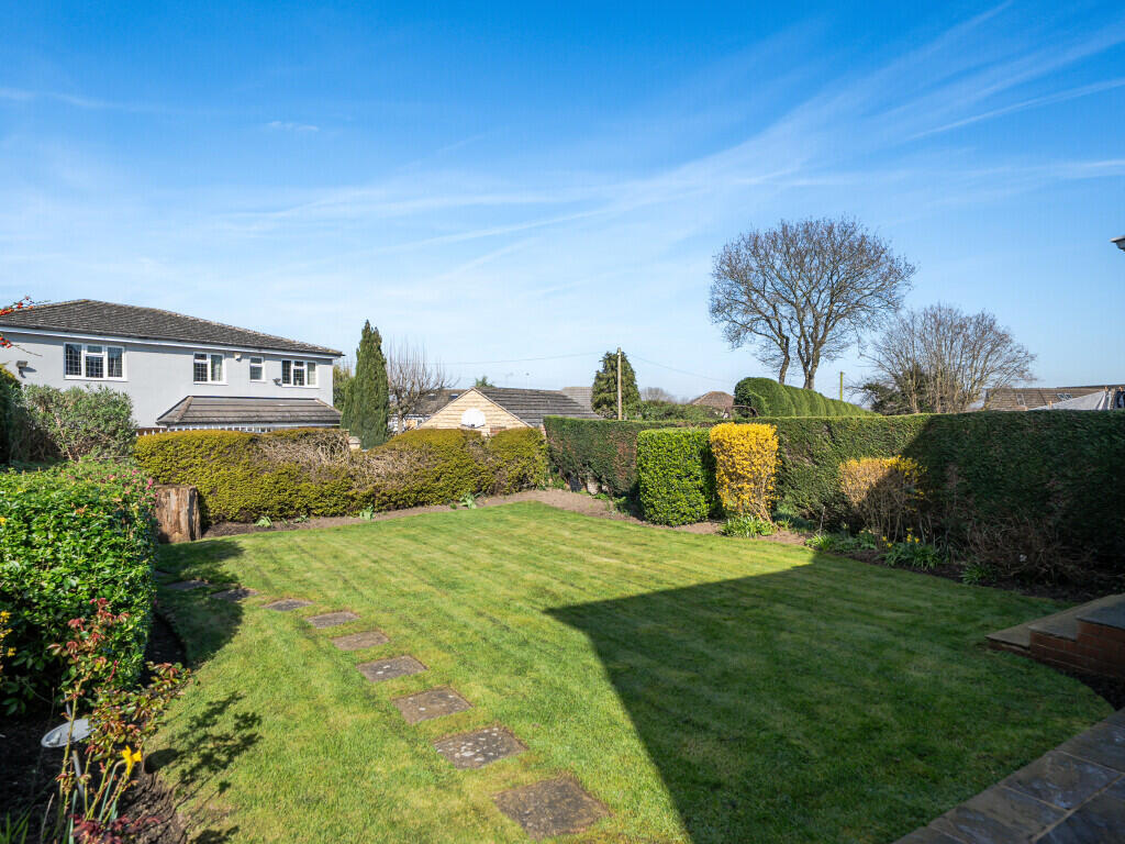 Chevet Grove, Wakefield, West Yorkshire photo 2