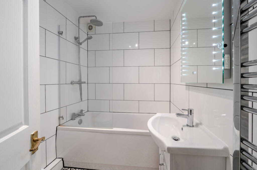 Apartment in Guildford - More