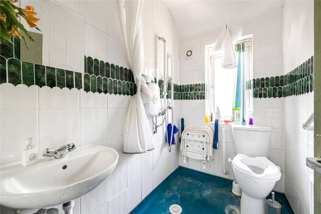 Ivorydown, Bromley, BR1 - More