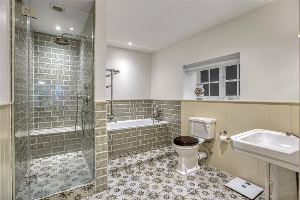 Apartment in Twickenham - View 5