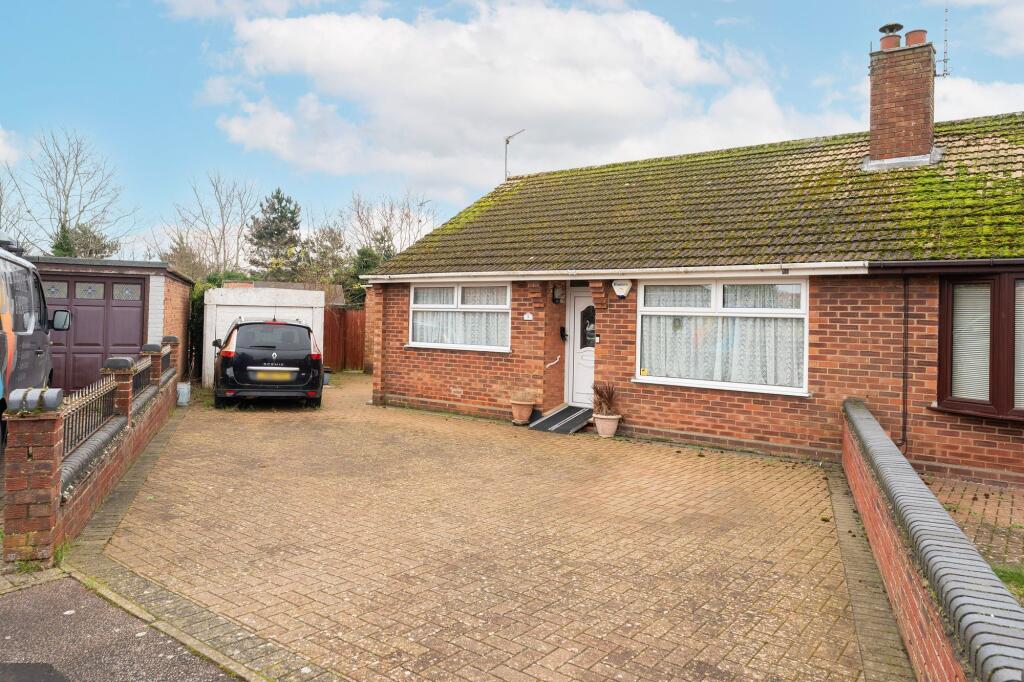 3-bed bungalow on Colville Way, Carlton Colville, £295,000
