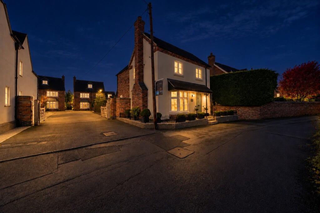 House in Stoke-on-Trent - View 2