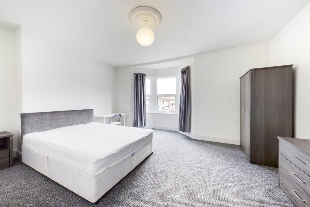 Main image of property: London Road, Far Cotton, Northampton, NN4