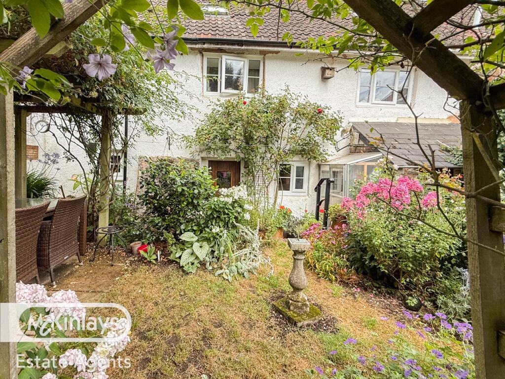 3 bedroom Cottage in the sought-after village of Uffculme photo 3
