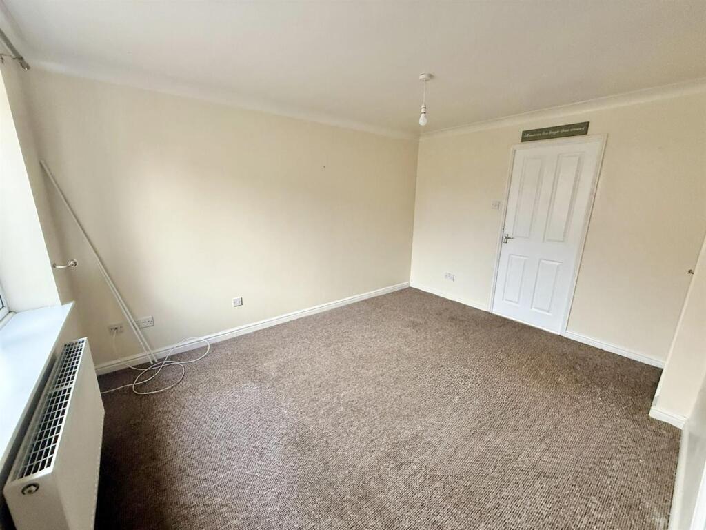 Pierpoint Place, Kirkby-in-Ashfield, Nottingham photo 3