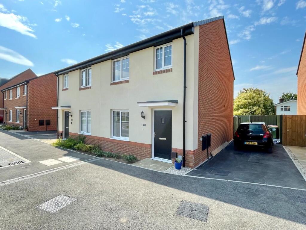 3-bed semi-detached on Portway Row, Chester, £310,000