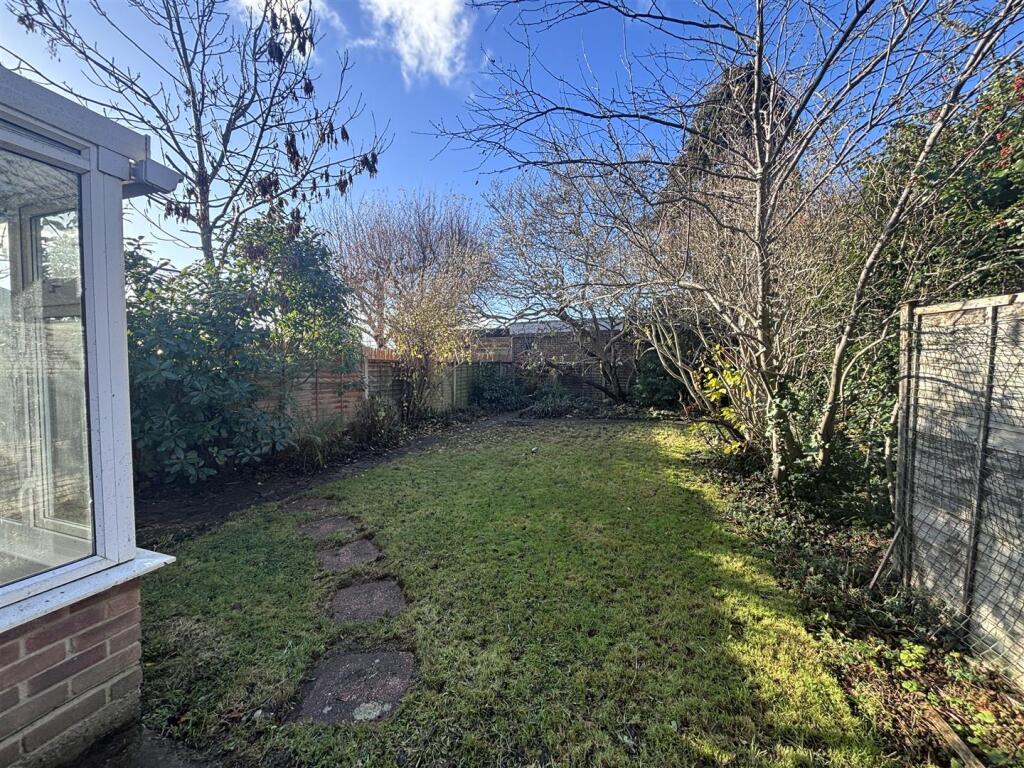 House Farm Road, Gosport photo 2
