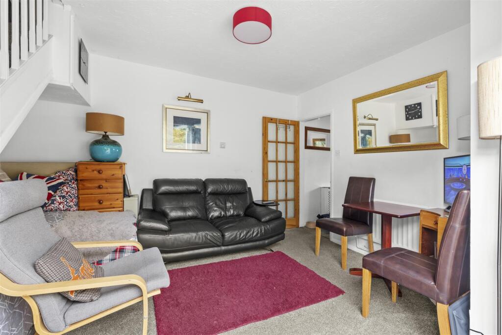 House in Hemel Hempstead, High Wycombe Community Board - View 4