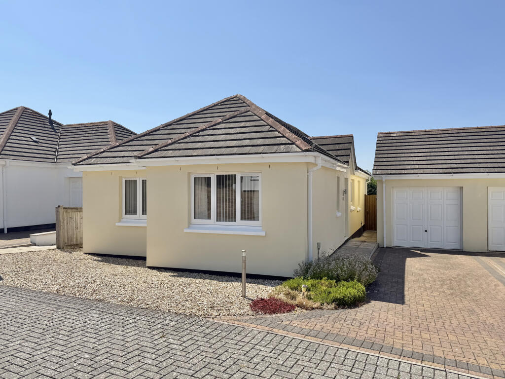 Main image of property: Franeth Close, Kingsteignton, Newton Abbot
